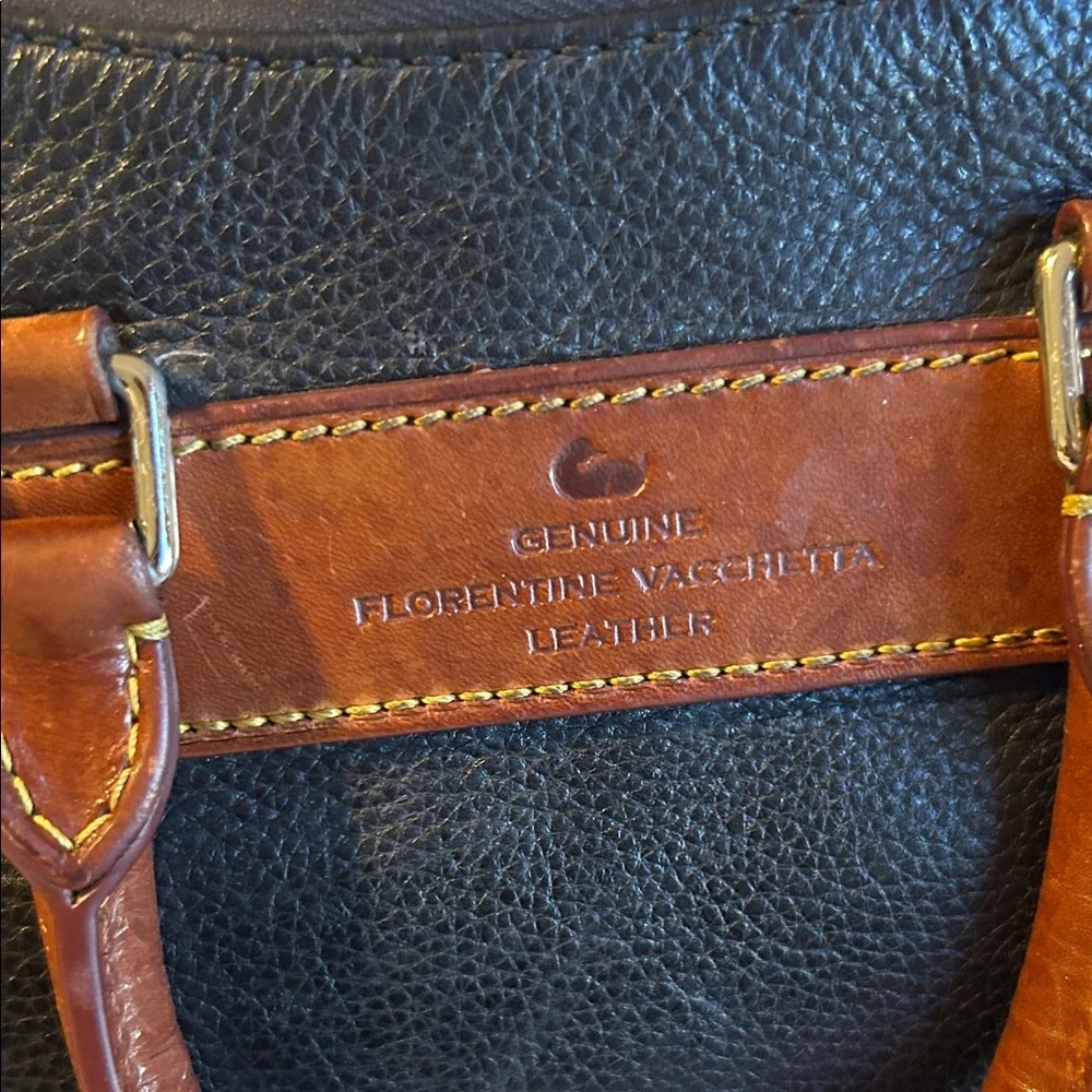 Dooney & Bourke crossbody bag - Picture 2 of 9